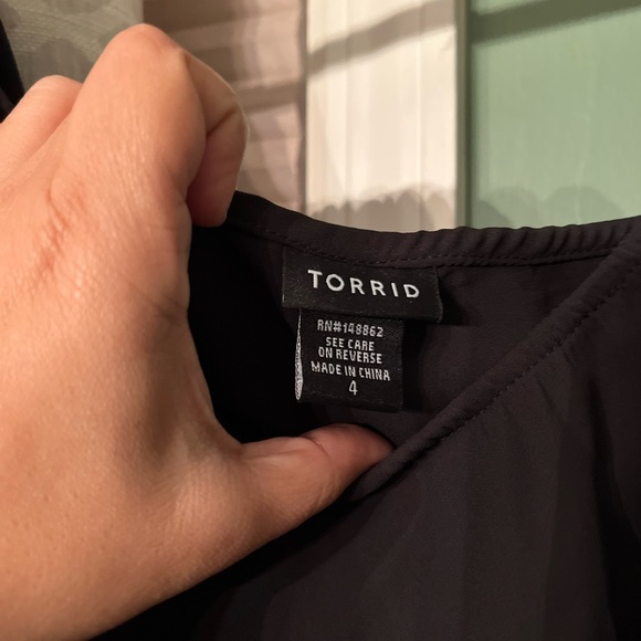 Torrid black blouse, one shoulder, size 4 - Picture 4 of 4